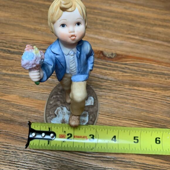 Lenox Boy Figurine Monday’s Child with Blue Jacket and Pastel Bouquet - Picture 5 of 13